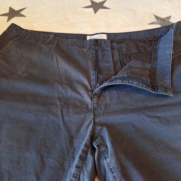 Calvin Klein Shorts Men’s Size 38 Blue Squares 100% Cotton Flat Front Pockets - Picture 10 of 10